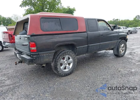 1997 Dodge Ram 1500 St из США, поврежденный, VIN 3B7HF13YXVG742322